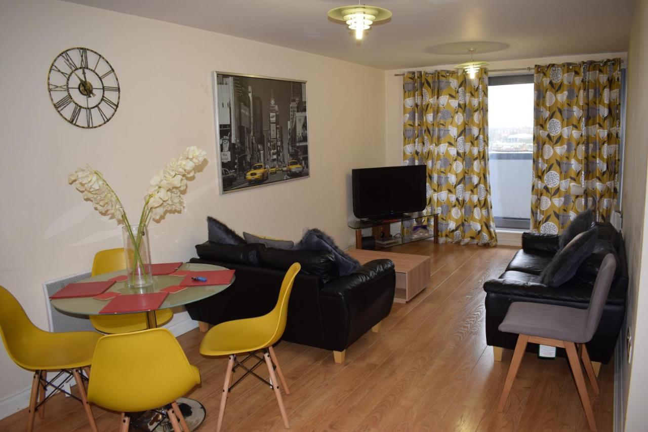 2 Bedroom & 2 Bathroom Apartment - Tca58 Watford  Exterior foto