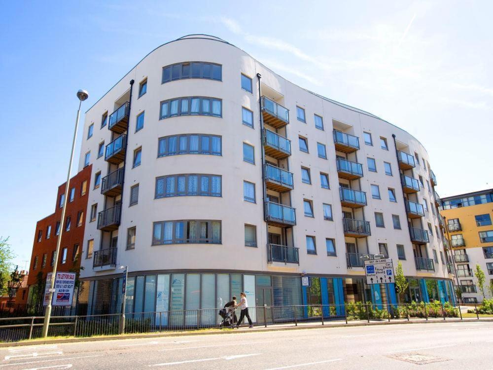 2 Bedroom & 2 Bathroom Apartment - Tca58 Watford  Exterior foto