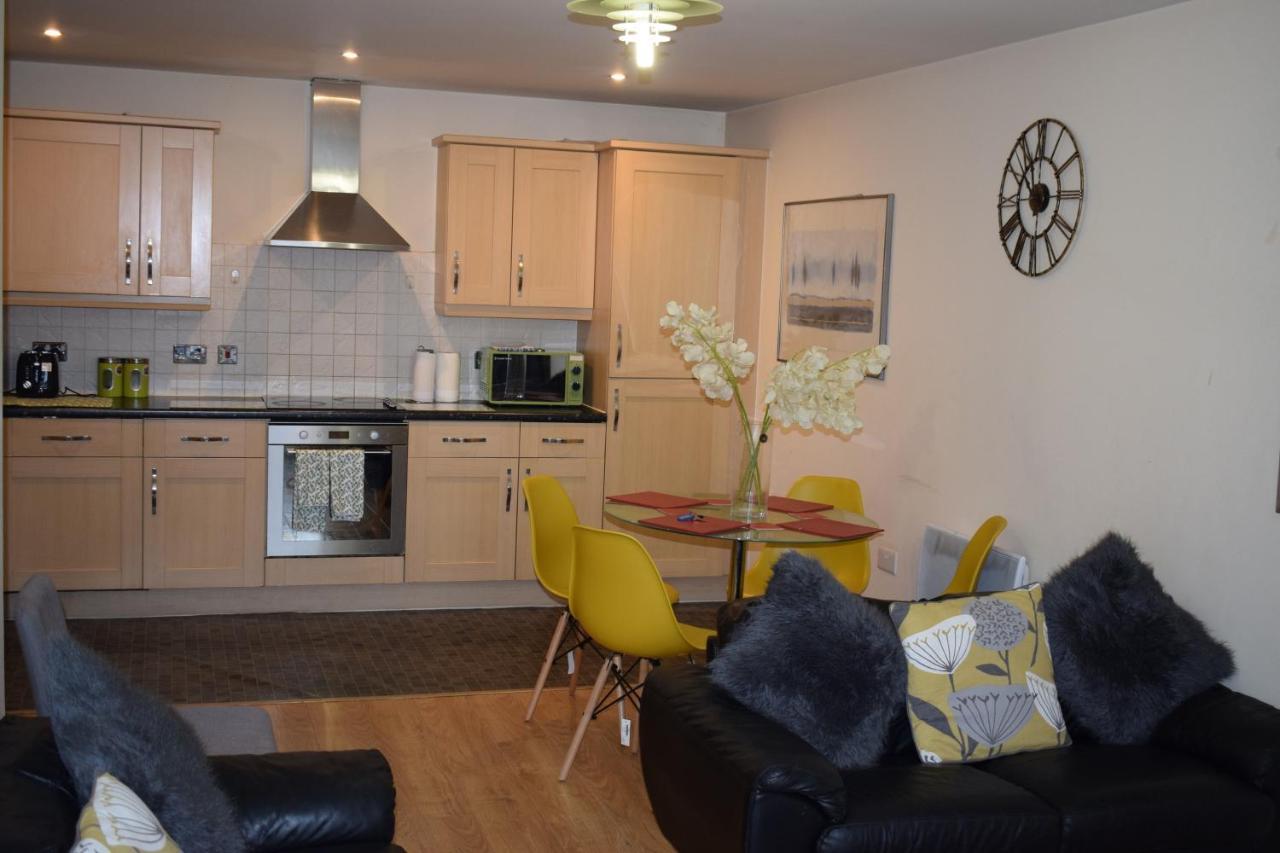 2 Bedroom & 2 Bathroom Apartment - Tca58 Watford  Exterior foto